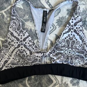 Victoria’s Secret blackand White Paisley Bralette